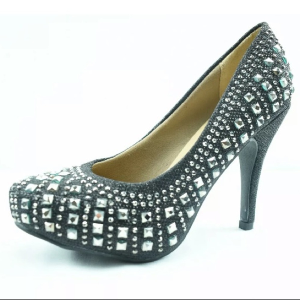 Black Studded Rhinestone Closed Toe Pump Size 6